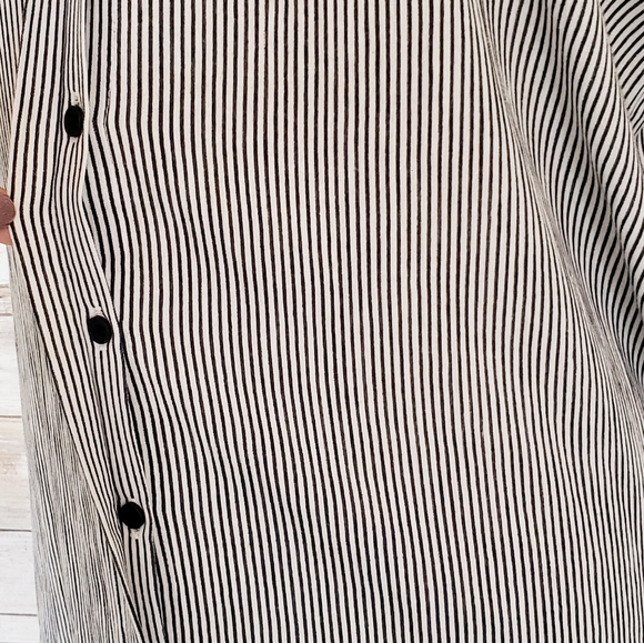 Cupcakes and Cashmere Crossover Back Hi Low Hem S - Picture 5 of 12